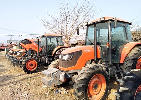 Kubota M954